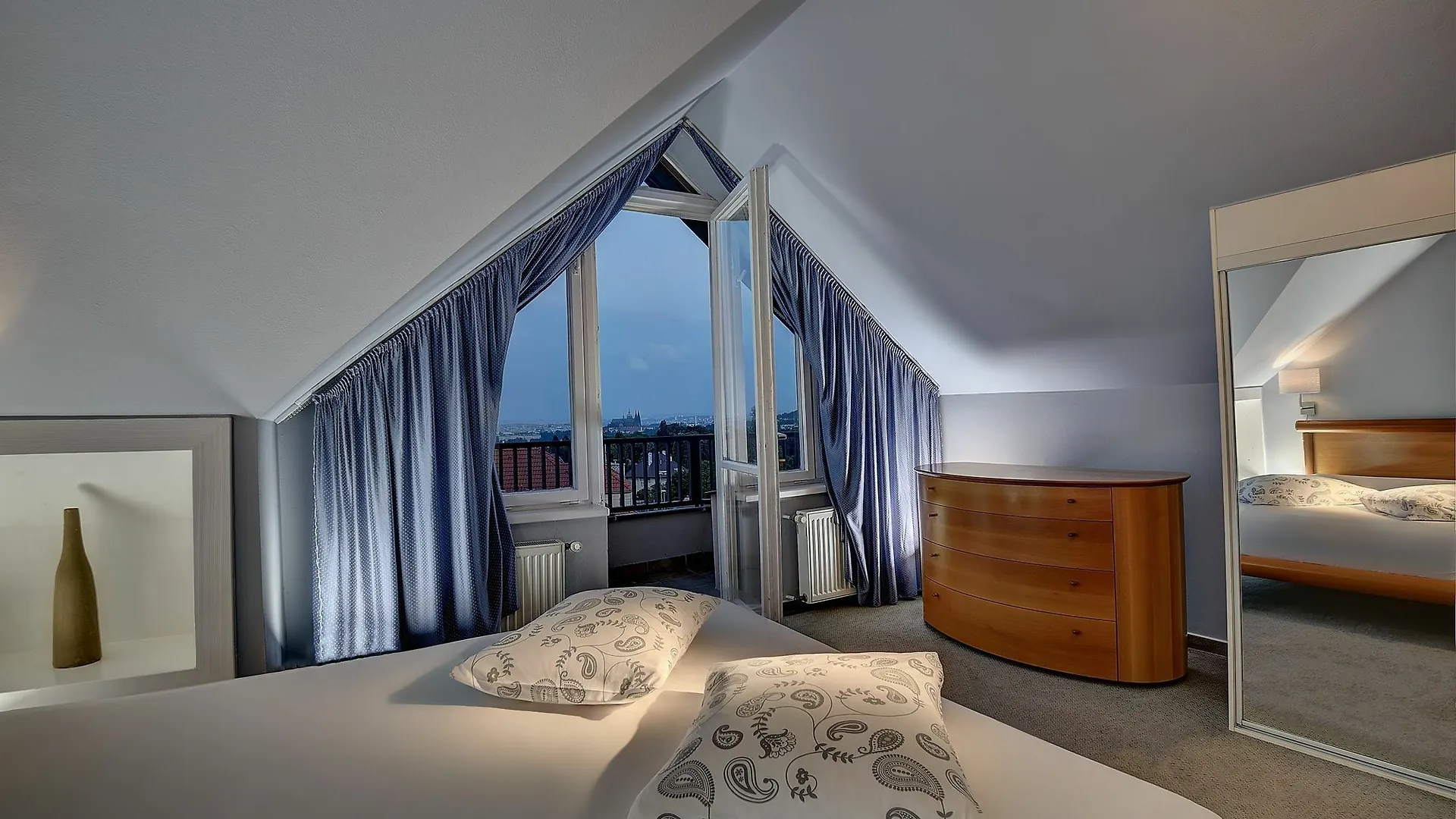 Carolina'S View Apartment Praag